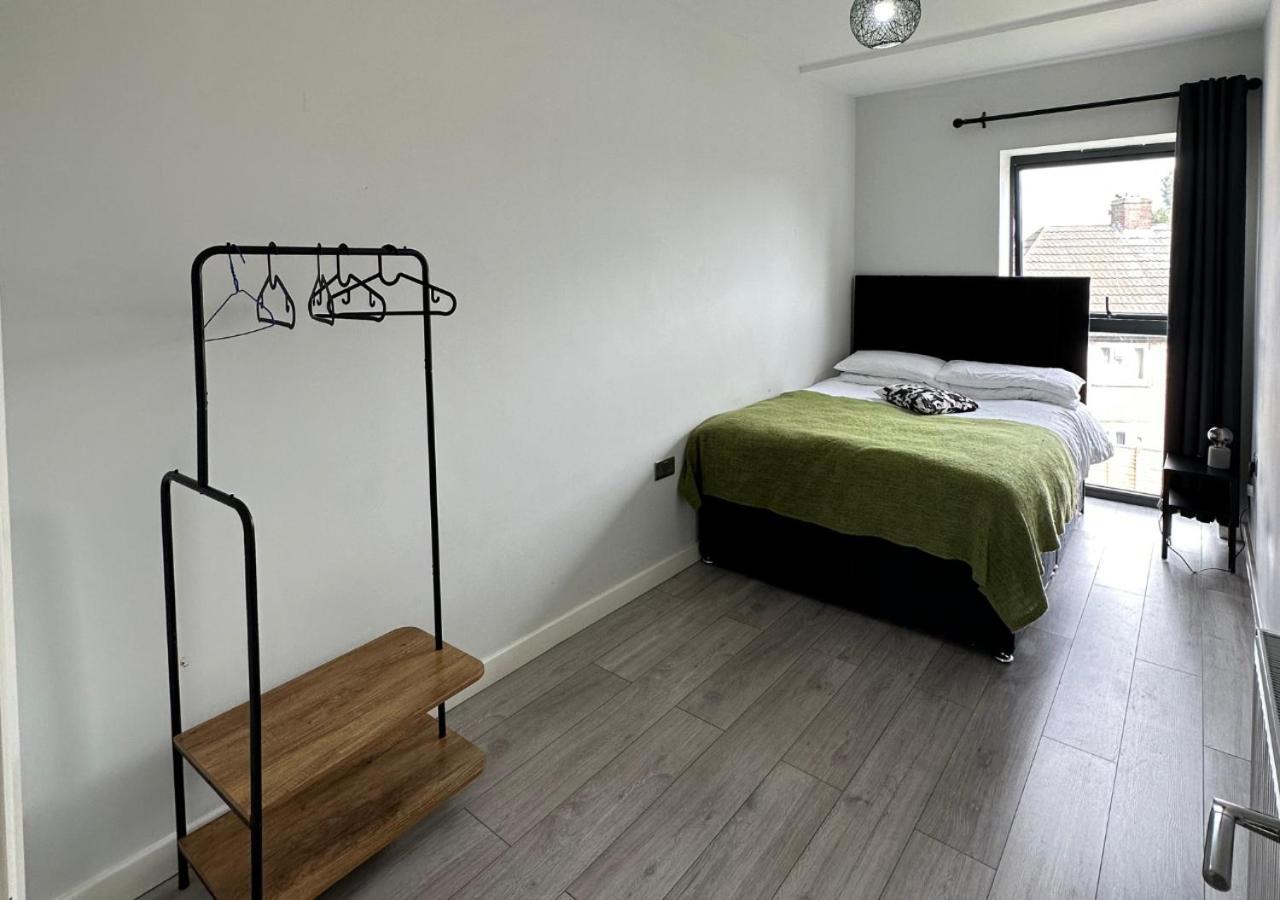 Stratford Apartment With Balcony London Eksteriør billede